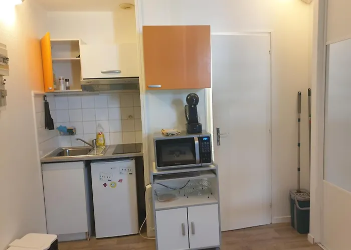 Апартаменти Simplicien *cosy* Plein Centre De *tv* Wifi *cafe* *