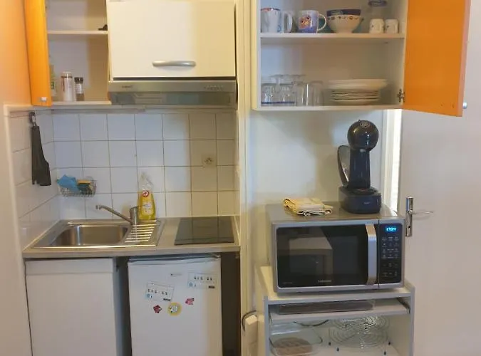 Апартаменти Simplicien *cosy* Plein Centre De *tv* Wifi *cafe* *